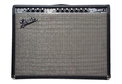 あらゆるタイプの会場設営に対応できるように、スピーカーやミキサー、パワーアンプ、各種楽器など多種多様な機材を駆使し、最高の音をつくる。